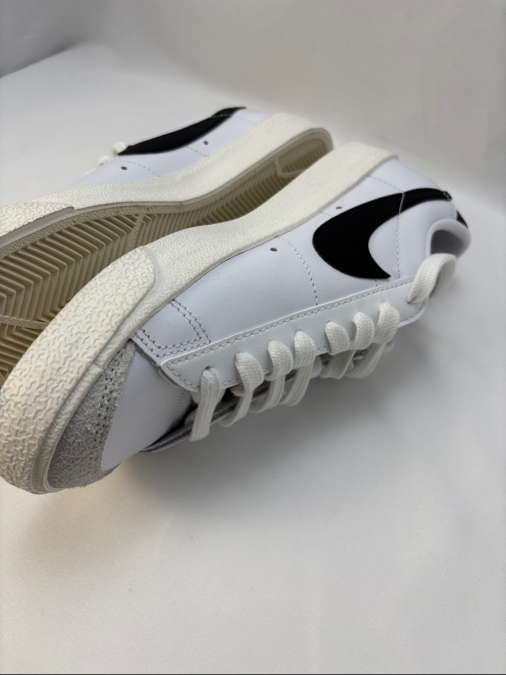 Nike Blazer Low ‘77 Women’s Sz8.5 New White with Black Swoosh Sneakers #323 - Picture 8 of 14